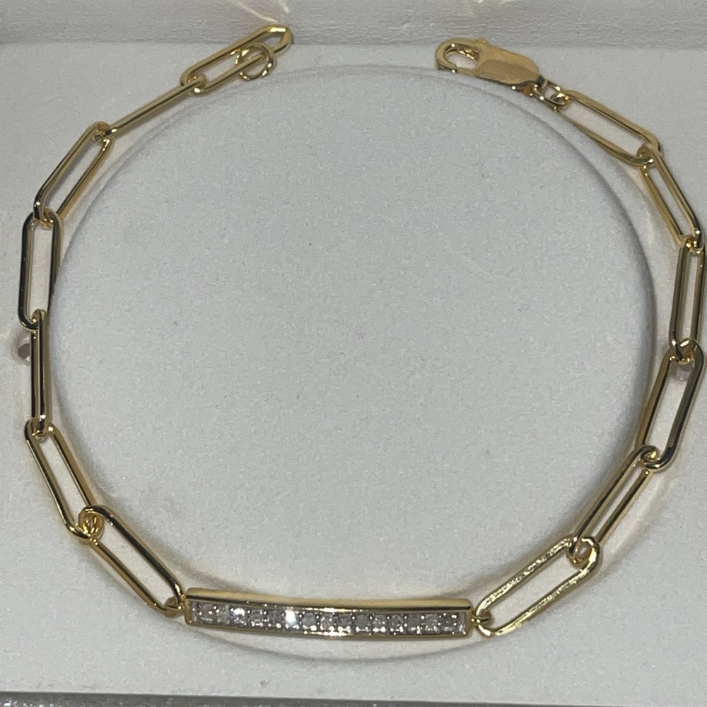 Diamond accent “bar” bracelet